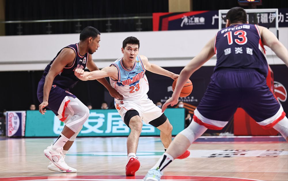 爱游戏官方链接-包含广厦男篮转会期止住颓势，志在法国杯名次提升，更衣室稳定，临场指挥获称赞的词条